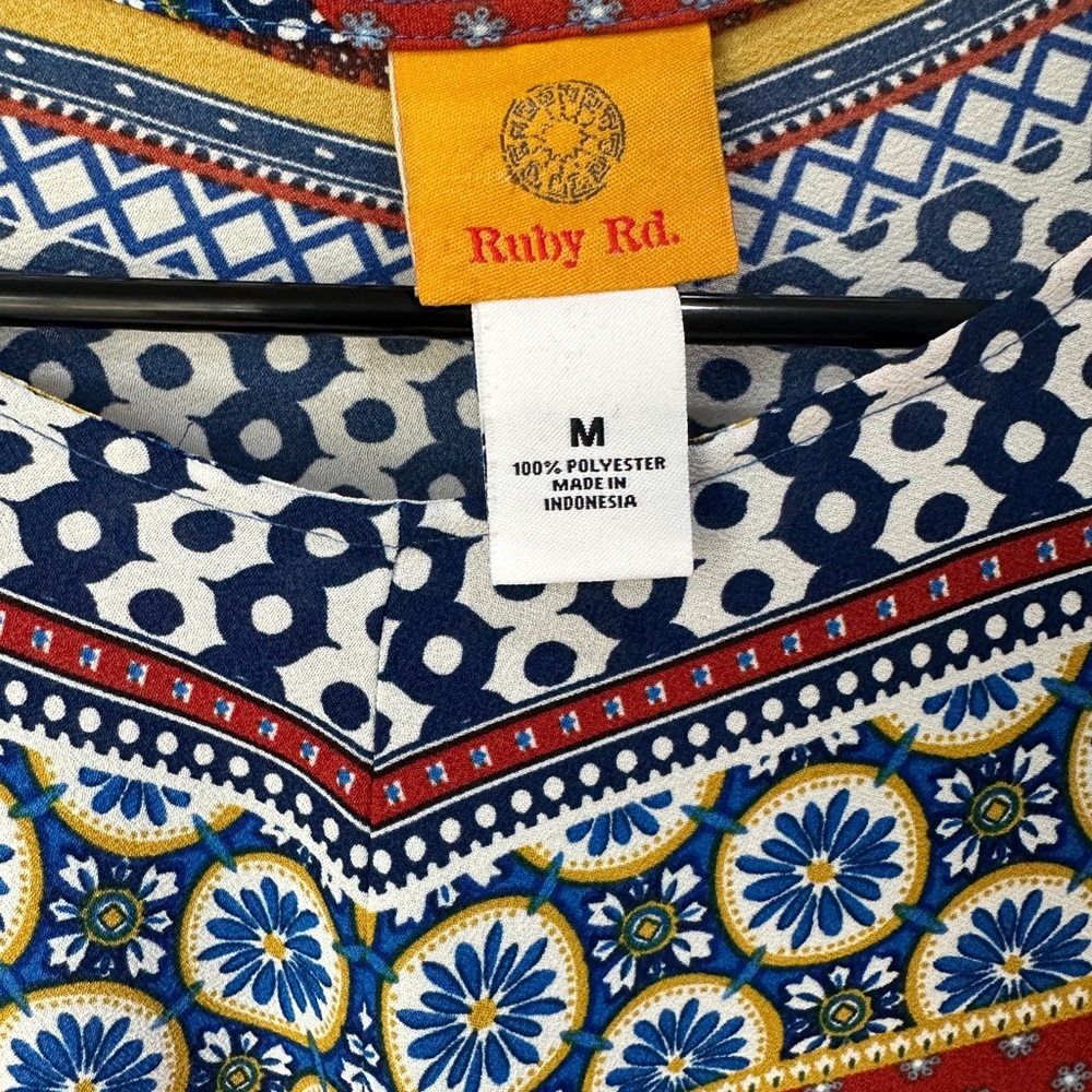 Beautiful Ruby Rd. Blouse - Picture 5 of 5